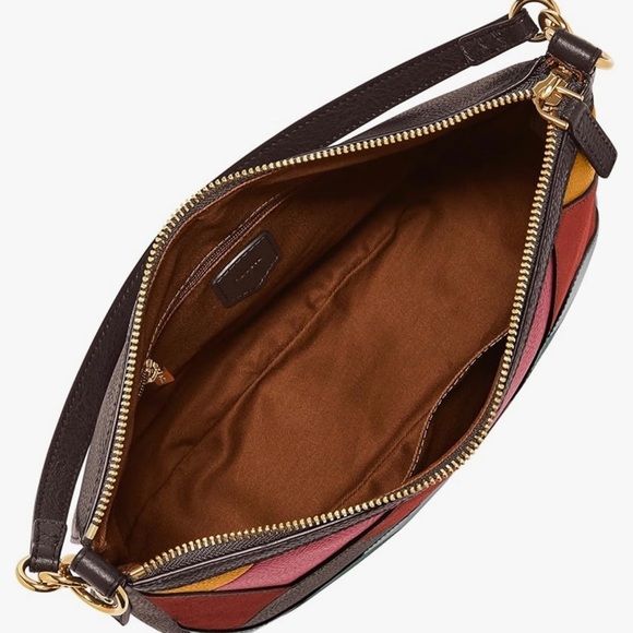 Fossil Multicolor Chevron Pattern Shoulder Bag New without Tag - Picture 3 of 6